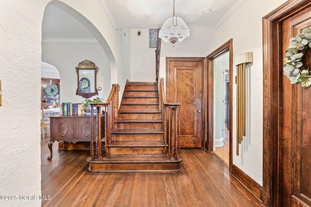 3305 W Bancroft Street, Ottawa Hills, OH 43606