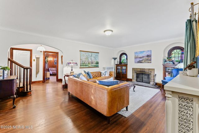 3305 W Bancroft Street, Ottawa Hills, OH 43606