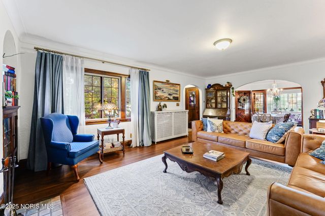 3305 W Bancroft Street, Ottawa Hills, OH 43606