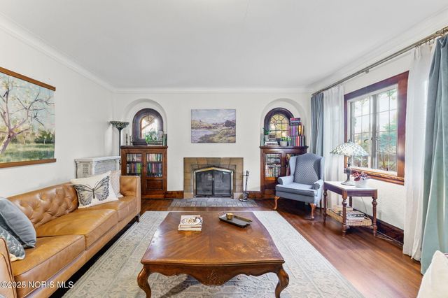 3305 W Bancroft Street, Ottawa Hills, OH 43606