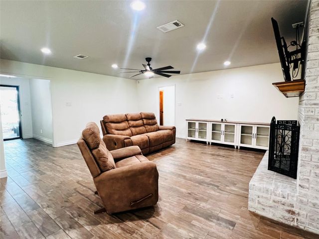 603 W 25th ST, Cameron, TX 76520
