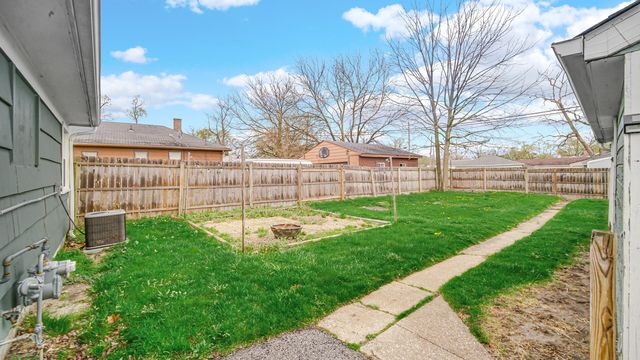1006 W Old Ridge Road, Hobart, IN 46342