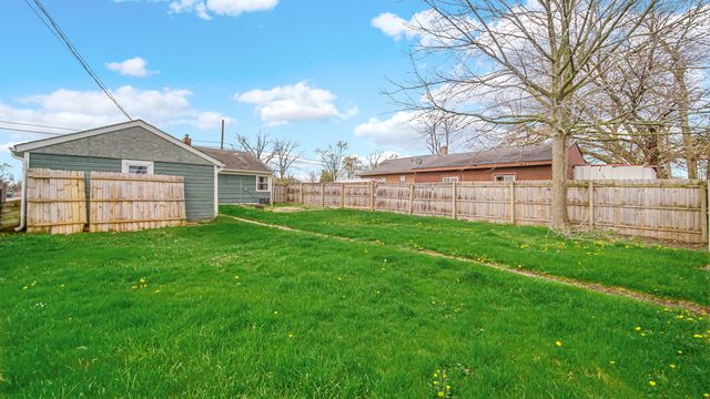 1006 W Old Ridge Road, Hobart, IN 46342