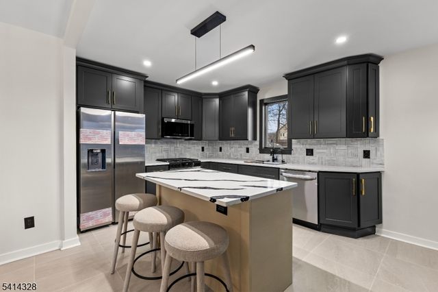 79 3Rd St, Somerville Boro, NJ 08876