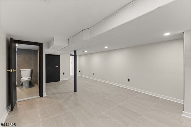 79 3Rd St, Somerville Boro, NJ 08876