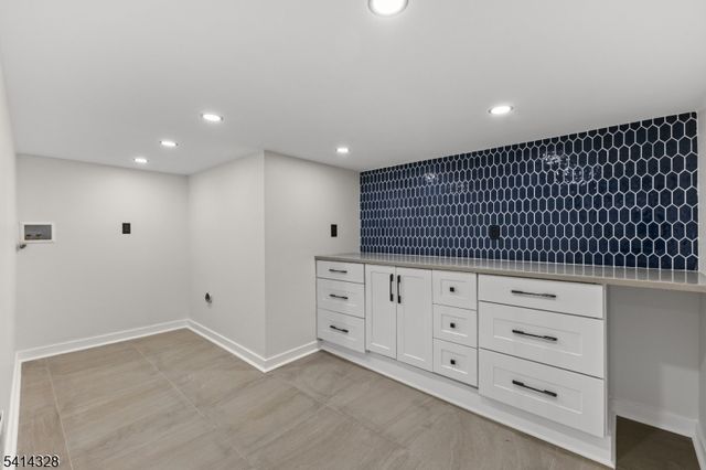 79 3Rd St, Somerville Boro, NJ 08876