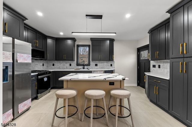 79 3Rd St, Somerville Boro, NJ 08876