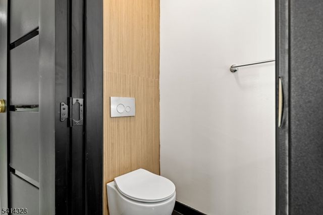 79 3Rd St, Somerville Boro, NJ 08876