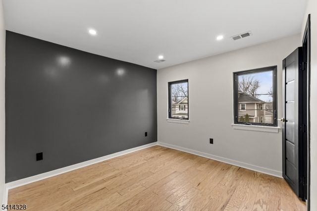 79 3Rd St, Somerville Boro, NJ 08876