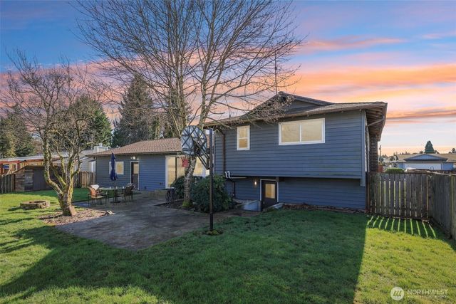 22 R Place NE, Auburn, WA 98002