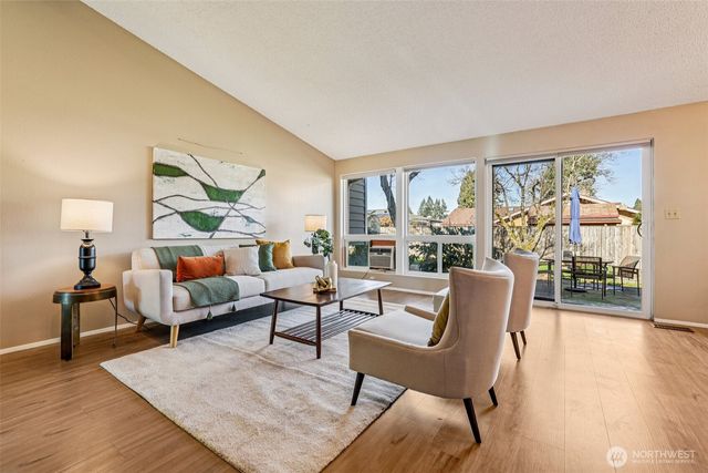 22 R Place NE, Auburn, WA 98002