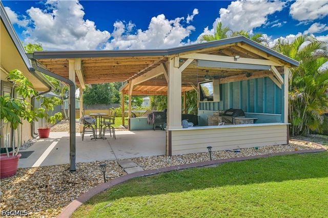 427 Stockton ST, North Fort Myers, FL 33903