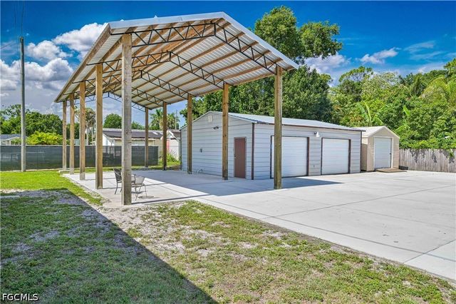 427 Stockton ST, North Fort Myers, FL 33903
