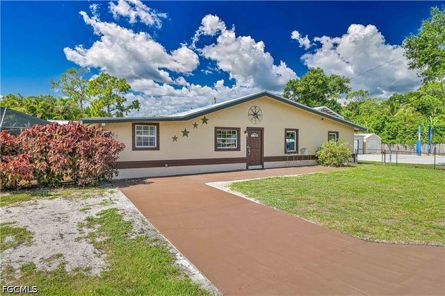 427 Stockton ST, North Fort Myers, FL 33903