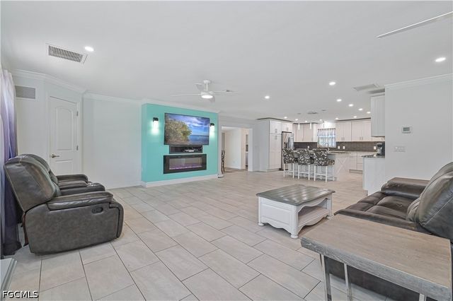 427 Stockton ST, North Fort Myers, FL 33903