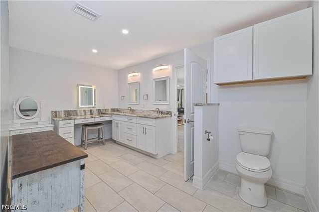 427 Stockton ST, North Fort Myers, FL 33903
