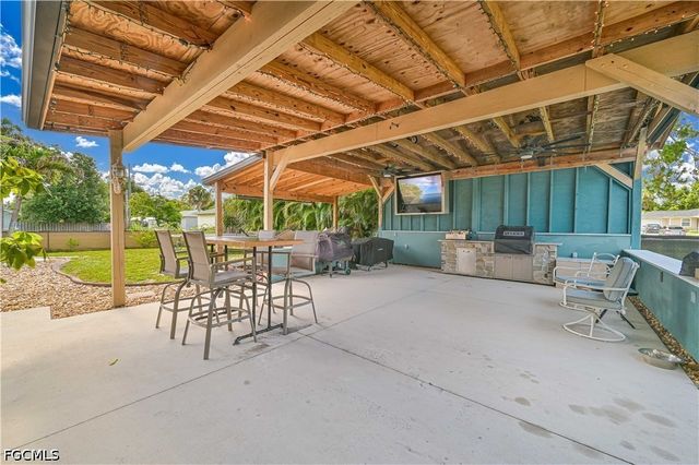 427 Stockton ST, North Fort Myers, FL 33903
