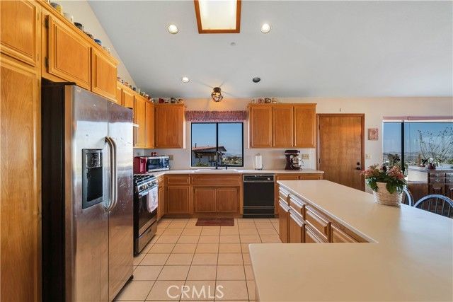 1388 N Jemez Trail, Landers, CA 92285
