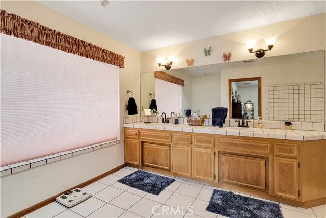 1388 N Jemez Trail, Landers, CA 92285