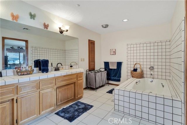 1388 N Jemez Trail, Landers, CA 92285