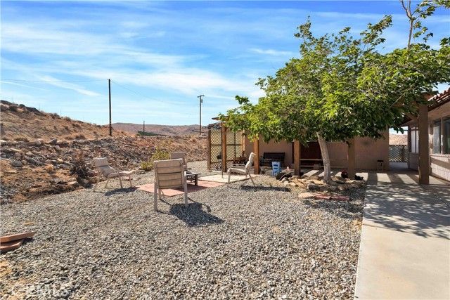 1388 N Jemez Trail, Landers, CA 92285