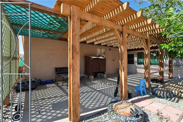 1388 N Jemez Trail, Landers, CA 92285