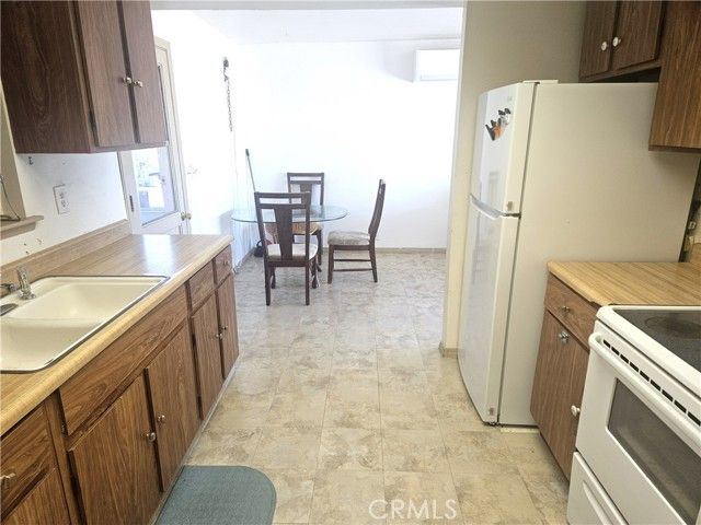 1388 N Jemez Trail, Landers, CA 92285