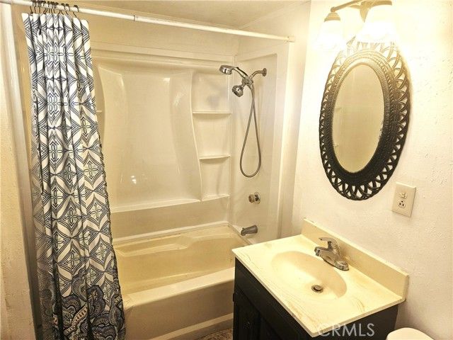 1388 N Jemez Trail, Landers, CA 92285