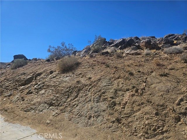 1388 N Jemez Trail, Landers, CA 92285