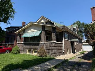 4929 N Central Park Avenue, Chicago, IL 60625