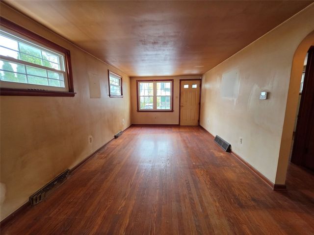 1710 CENTER Street, Erie, PA 16510