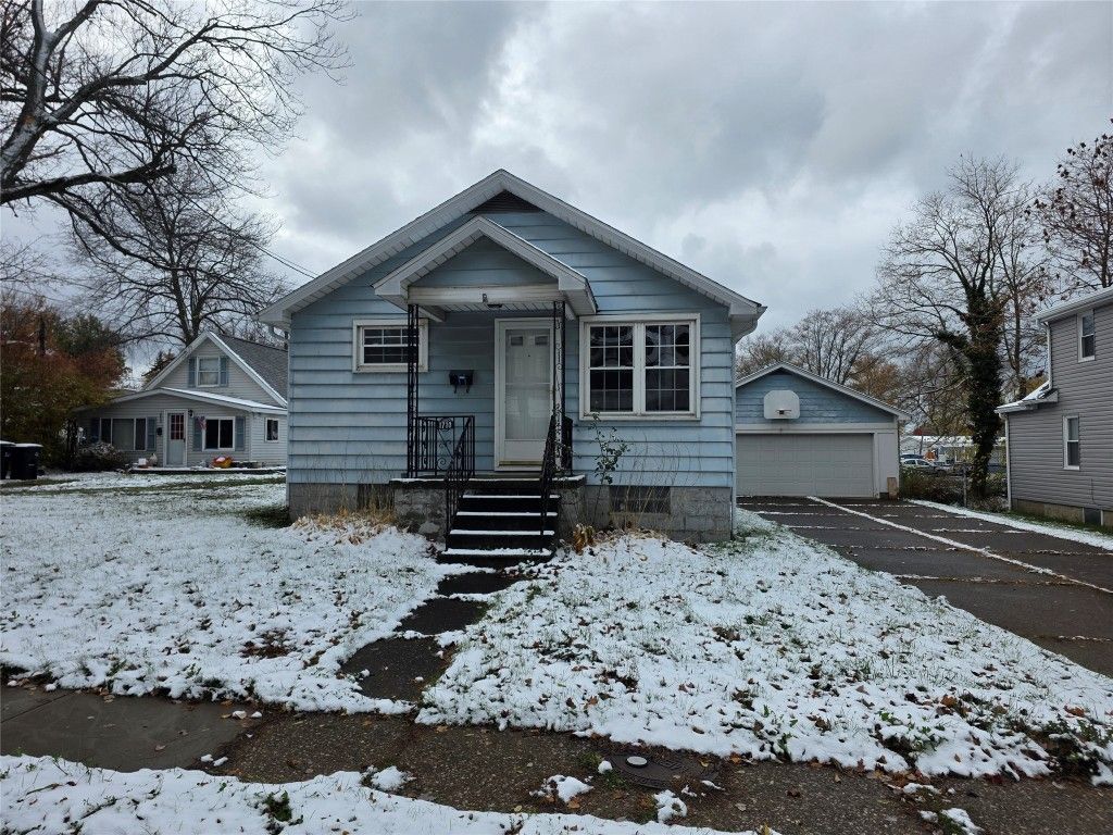 1710 CENTER Street, Erie, PA 16510