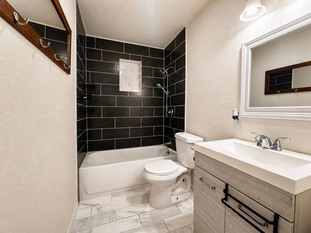 730 Rolling Ridge Lane, Duncanville, TX 75116