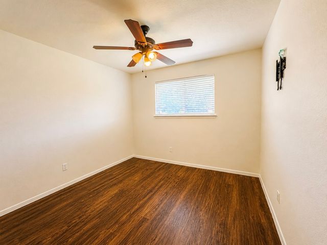 730 Rolling Ridge Lane, Duncanville, TX 75116