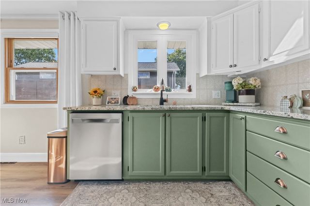 2110 Edmar Street, Louisville, OH 44641