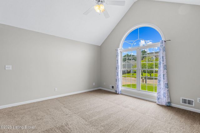 7101 Village Gate Trace, Louisville, KY 40291