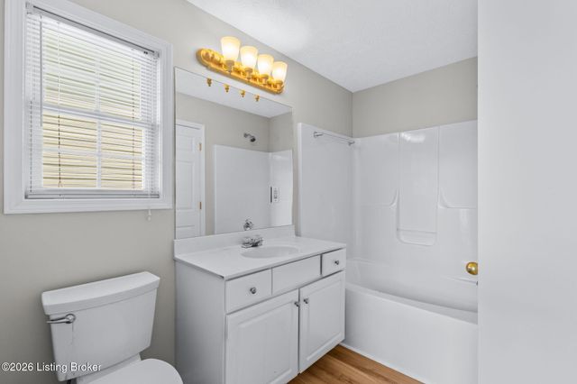 7101 Village Gate Trace, Louisville, KY 40291