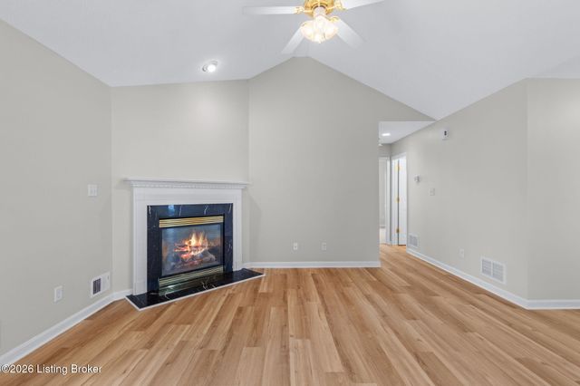 7101 Village Gate Trace, Louisville, KY 40291
