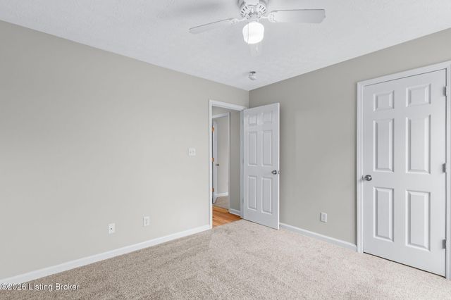 7101 Village Gate Trace, Louisville, KY 40291