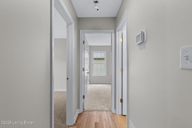 7101 Village Gate Trace, Louisville, KY 40291