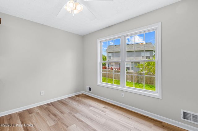 7101 Village Gate Trace, Louisville, KY 40291