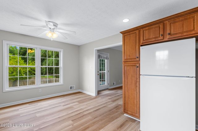 7101 Village Gate Trace, Louisville, KY 40291