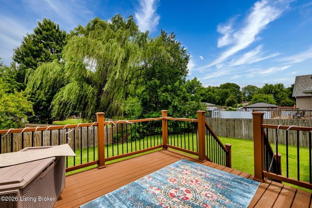 7101 Village Gate Trace, Louisville, KY 40291