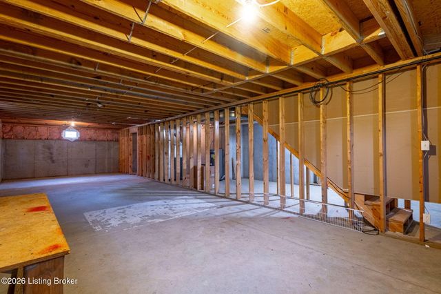7101 Village Gate Trace, Louisville, KY 40291