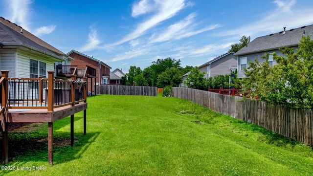 7101 Village Gate Trace, Louisville, KY 40291