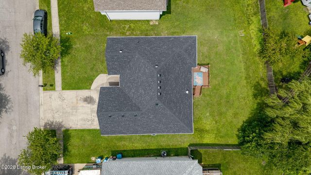 7101 Village Gate Trace, Louisville, KY 40291
