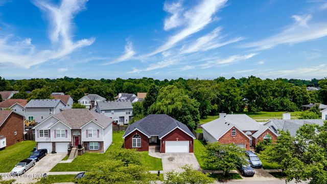 7101 Village Gate Trace, Louisville, KY 40291