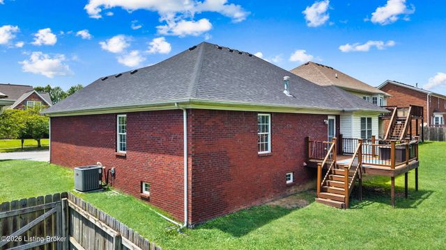 7101 Village Gate Trace, Louisville, KY 40291