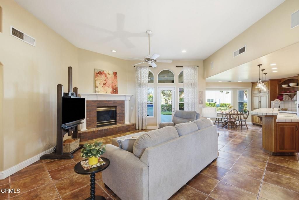 Image 10 of property listing at 15331 Mabel Court, Bakersfield, CA 93314