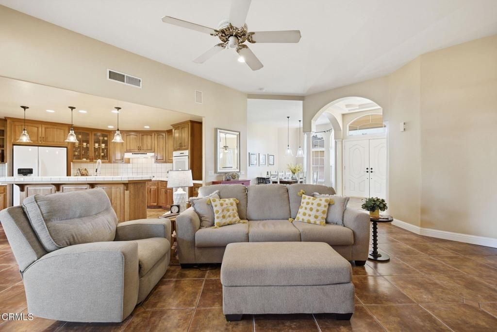 Image 12 of property listing at 15331 Mabel Court, Bakersfield, CA 93314